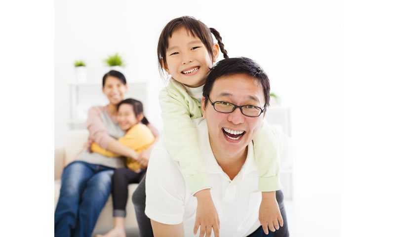 Breast Cancer Risk is Affected by Paternal Weight